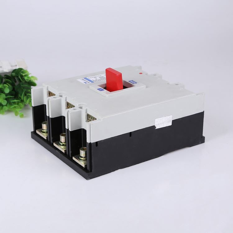 Миниатюрен автоматичен прекъсвач